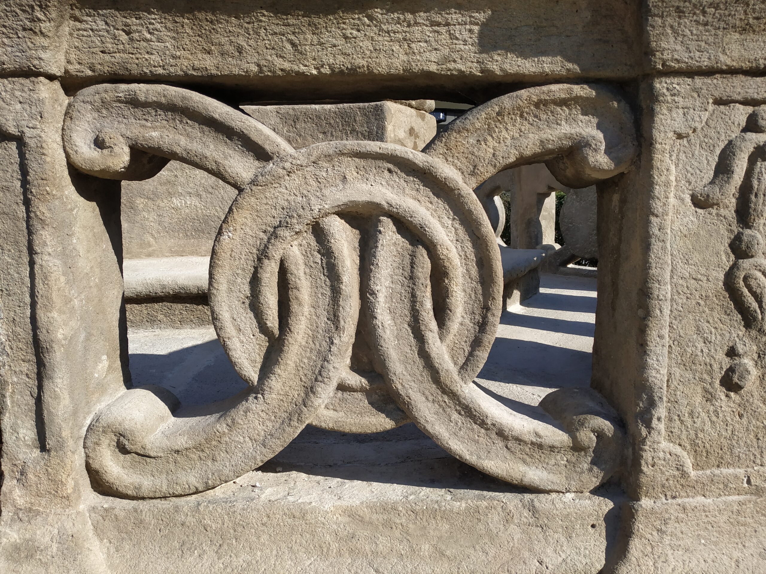 Barokní kamenná balustráda Fryšták.